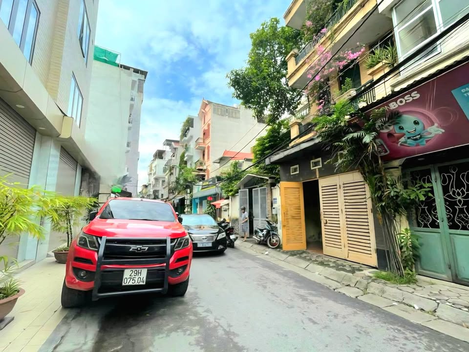 Nhà phố Hoàng Hoa Thám, Ba Đình 76m² giá 33.3 tỷ - Đầu tư sinh lời lý tưởng!