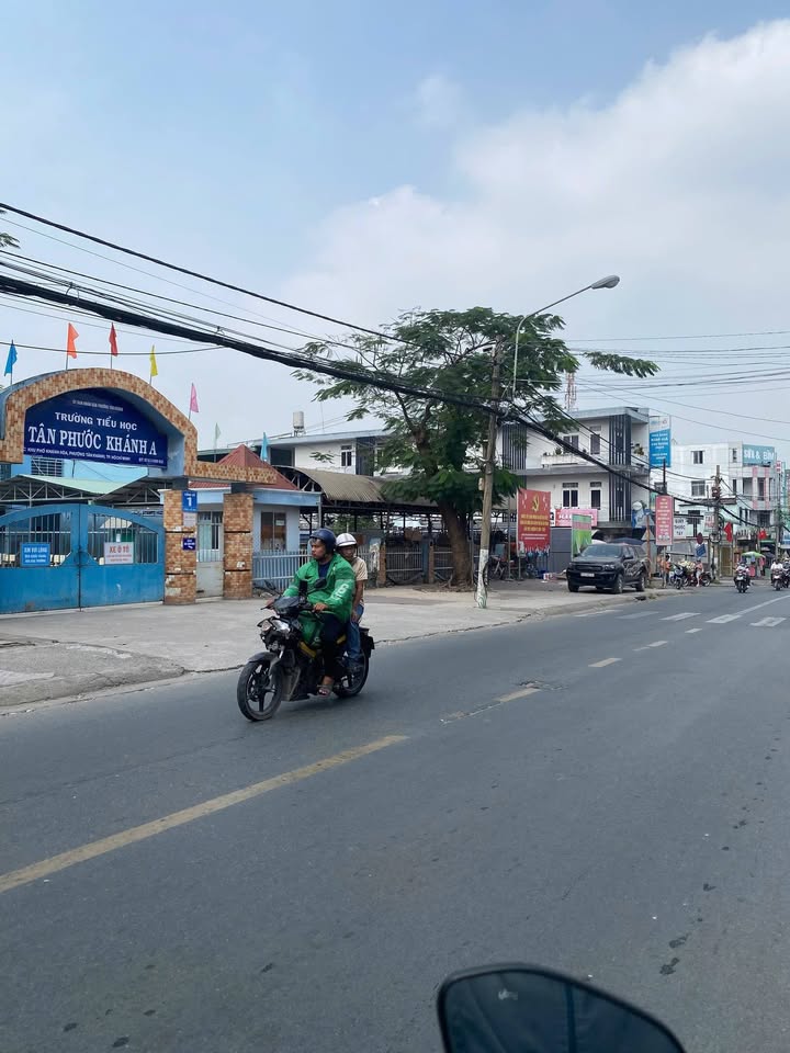 Nhà mặt tiền đường nhựa Tân Phước Khánh 80.5m² giá 2.55 tỷ - Bán gấp chính chủ!