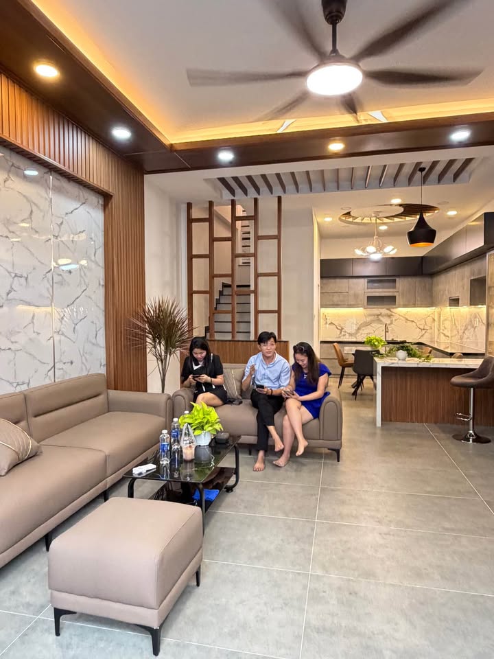 FrontHouse mặt tiền kinh doanh Sơn Kỳ 73m² giá 8 tỷ - Cơ hội đầu tư sinh lời!