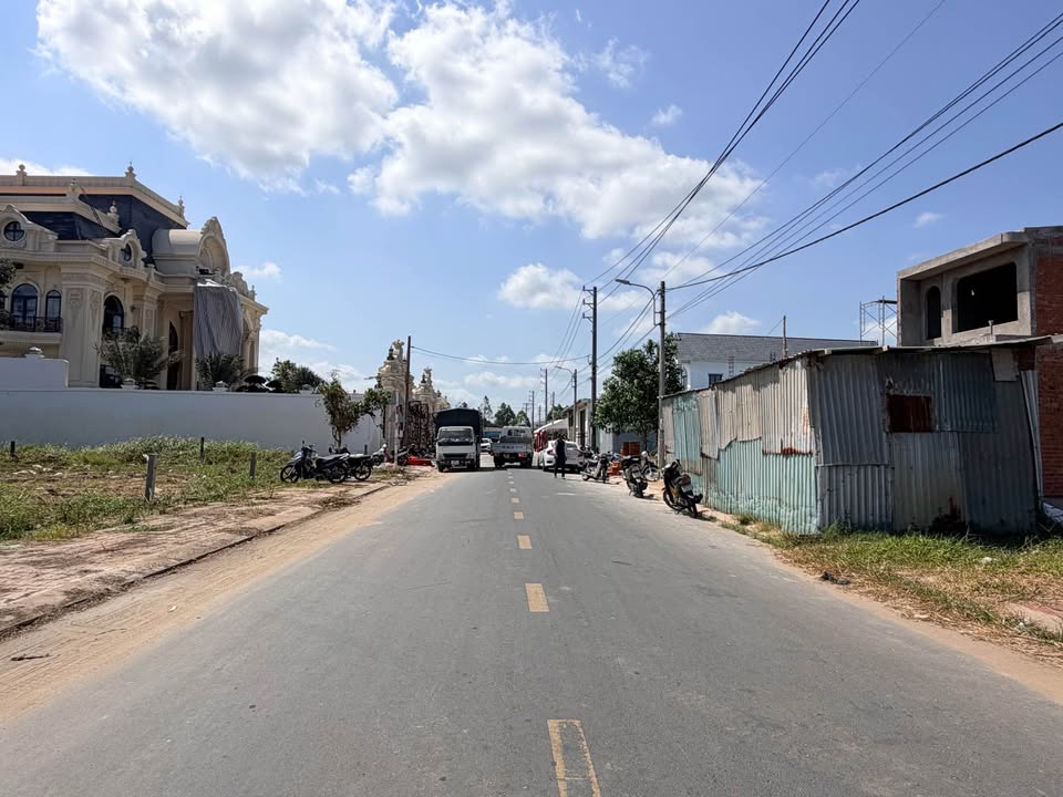 Bán đất mặt tiền đường Nguyễn Đình Chiểu, Cần Thơ - Diện tích 320m², giá 4 tỷ - Đầu tư sinh lời ngay!