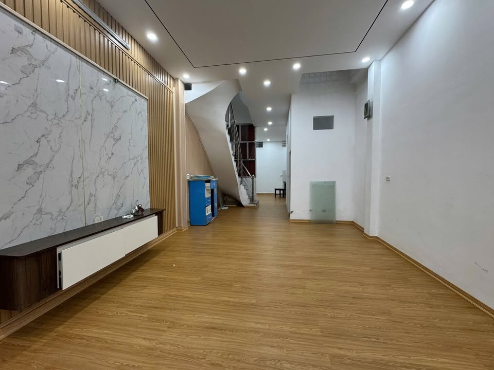 Nhà đẹp 3 tầng tại Đống Đa, Vĩnh Yên 70m² giá 2 tỷ - Sẵn sàng vào ở ngay!