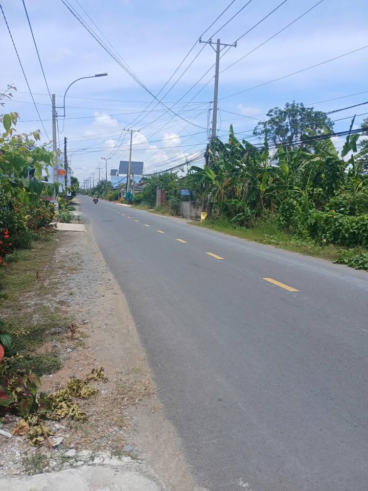 Nhà mặt tiền đường Huyện 17, xã Long Sơn, 180m² giá 1.6 tỷ - Cơ hội đầu tư hấp dẫn!