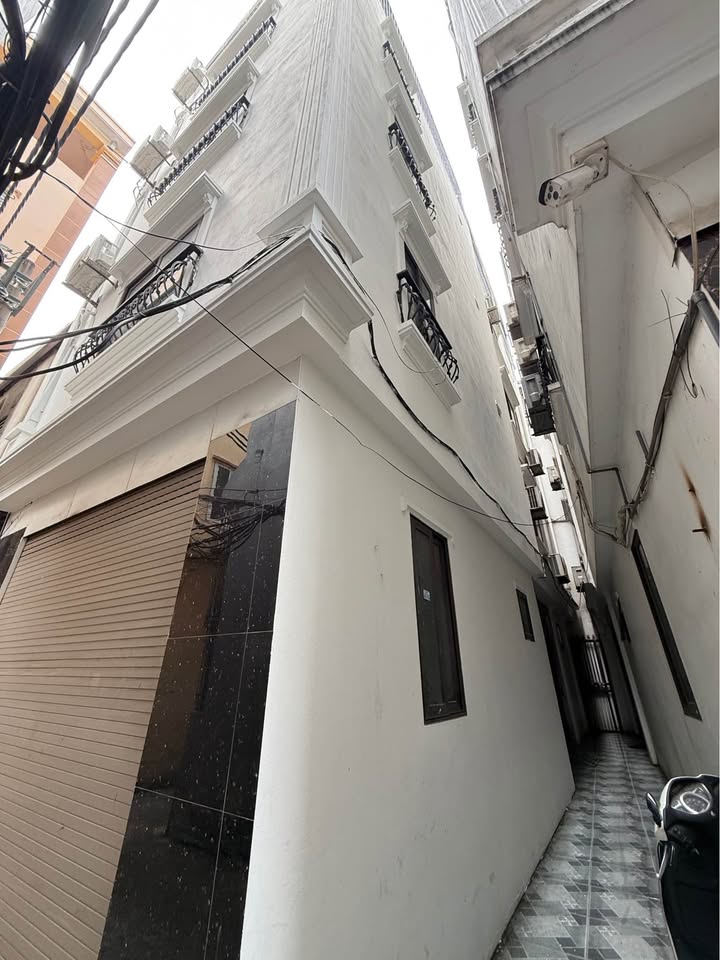 Nhà Trần Cung, Nghĩa Đô 36m² giá 700 triệu - Vị trí đắc địa, ô tô quanh nhà!