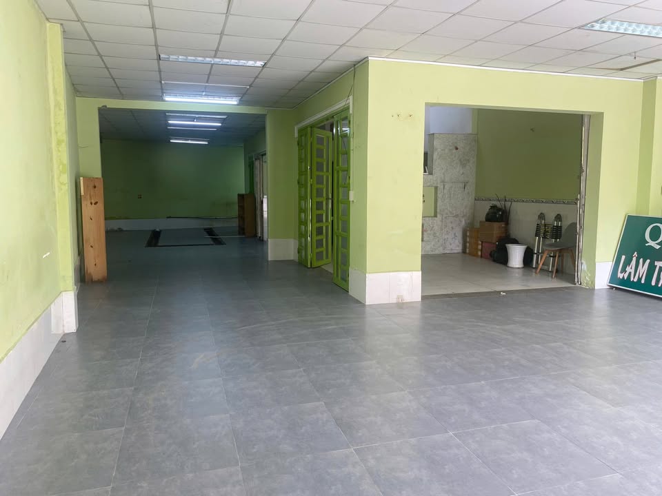 Nhà thuê mặt tiền Lý Thường Kiệt, Hóc Môn 150m² - Nhiều tiện ích xung quanh!