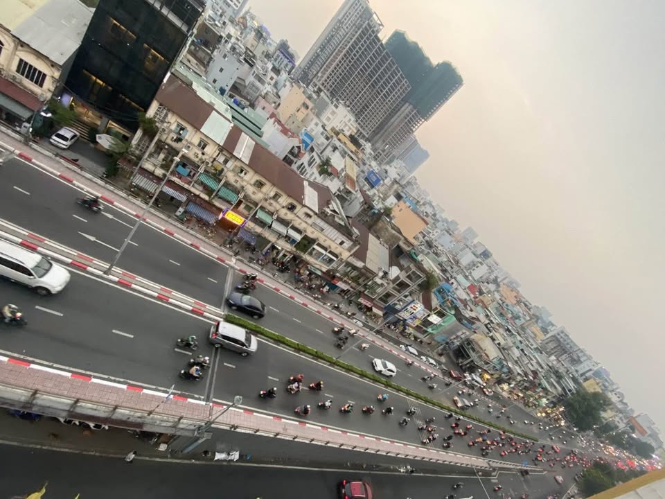 FrontHouse kinh doanh đỉnh Quận 1, 80m² giá 37 tỷ - Đầu tư sinh lời ngay!