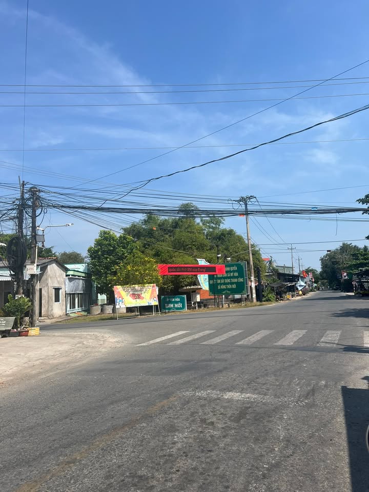 Nhà lầu kiên cố tại chợ Mỹ Hòa, Ba Tri, Bến Tre 56m² giá 1 tỷ - Kinh doanh thuận lợi!