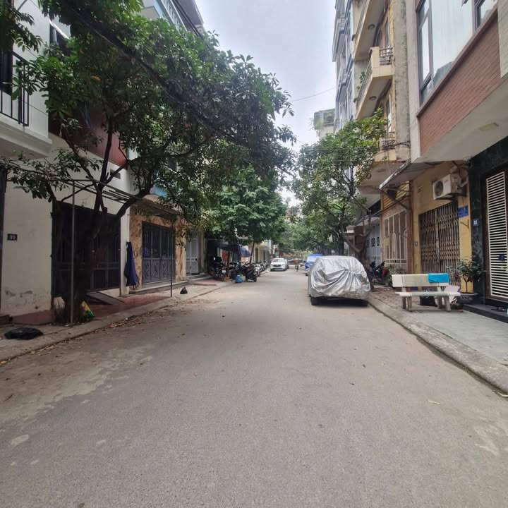 Đất + Nhà cấp 4 Đại Mỗ 74m² giá 12.95 tỷ - Đầu tư sinh lợi nhanh chóng!