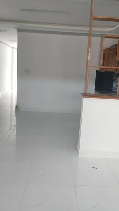 Nhà phố Bảo Lộc 115m² giá 2.4 tỷ - Sân ô tô rộng rãi