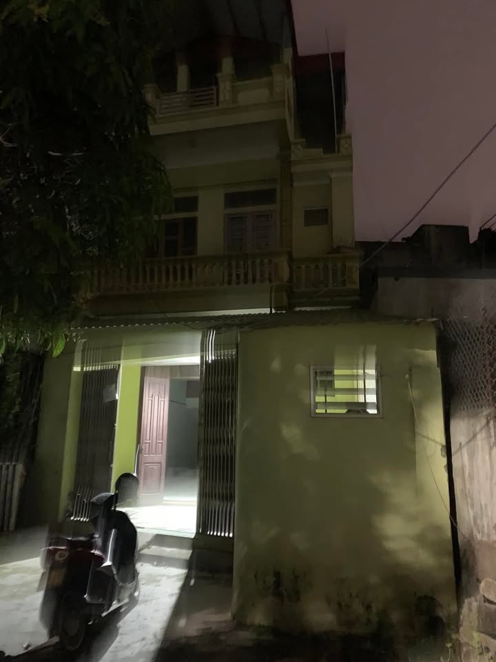 Nhà cho thuê 2 tầng tại Cầu Diễn, 3 phòng ngủ chỉ 4 triệu - Phù hợp cho gia đình và sinh viên!