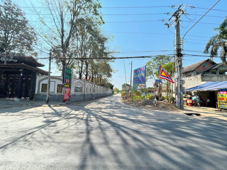 FrontHouse Bến Cát 250m² giá 2 tỷ - Vị trí kinh doanh đắc địa!