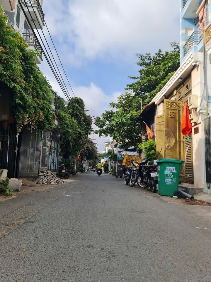 Nhà phố 281 Lý Thường Kiệt, Quận 11 - 40m² giá 7 tỷ - Hẻm xe hơi thông thoáng!