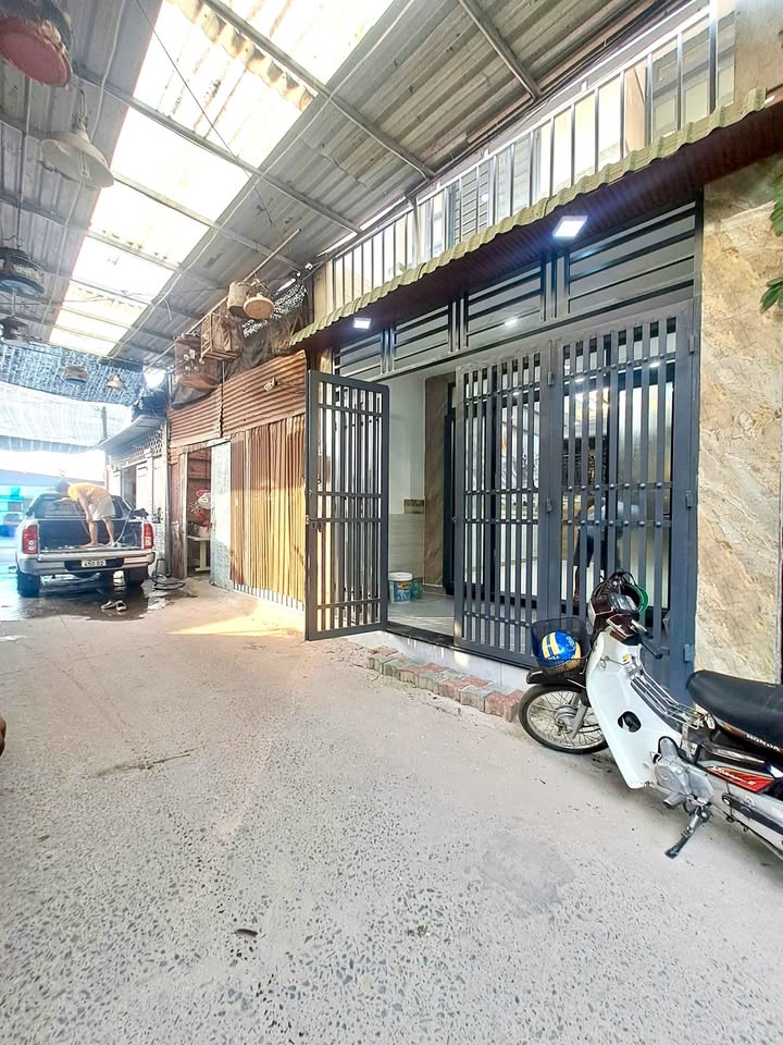 Nhà phố chính chủ Quận 12, diện tích 60m², giá 2.15 tỷ - Đón Tết ngay!