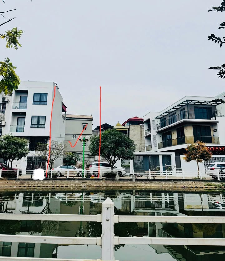 Đất Phúc Lợi 35m² giá 8.5 tỷ - Ô tô tránh mặt, view hồ tuyệt đẹp!