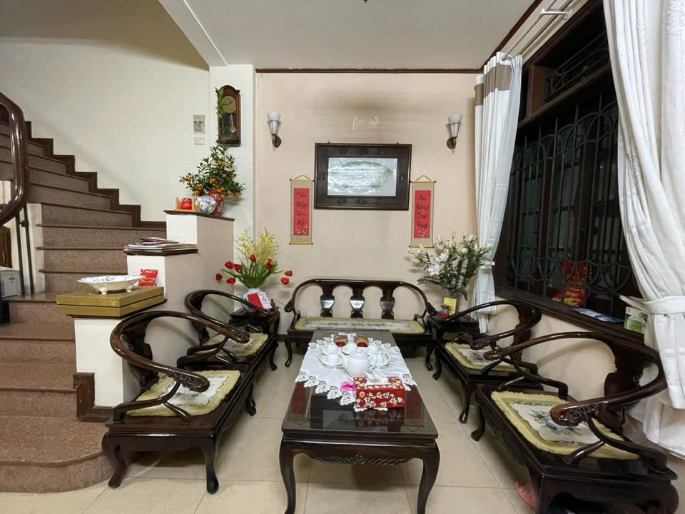 Nhà mặt phố Đống Đa 68m² giá 23.8 tỷ - Đầu tư kinh doanh thuận lợi!