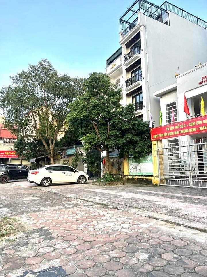 Đất nền Việt Hưng Long Biên 50m² giá 1 tỷ - Vị trí đắc địa, kinh doanh thuận lợi!