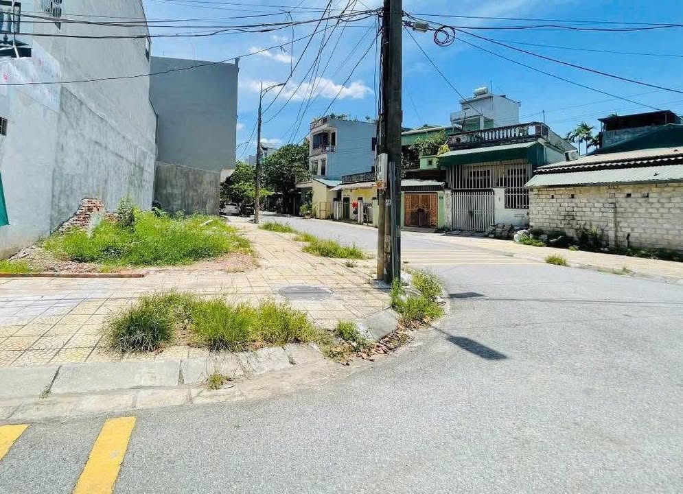 Đất góc 2 mặt Lê Hồng Phong 81m² giá 3 tỷ - Tiện ích đầy đủ!