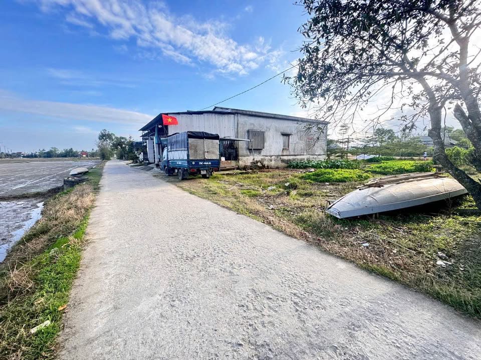 Đất nền biệt thự Trung tâm Quảng Vinh - 198m² giá 700 triệu - Vị trí đẹp, view cánh đồng tuyệt đẹp!