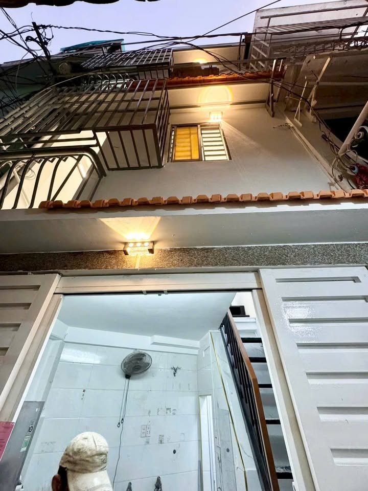 Nhà phố Tân Định, Quận 1 - 12m² giá 2.5 tỷ - Đầy đủ nội thất, sẵn sàng vào ở!