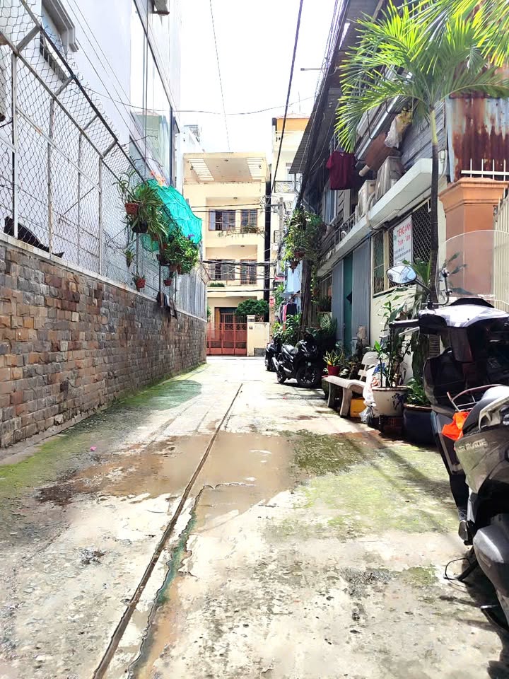 Nhà phố Quận Phú Nhuận 38m² giá 8.2 tỷ - Ô tô đỗ cửa, 5 phòng ngủ!