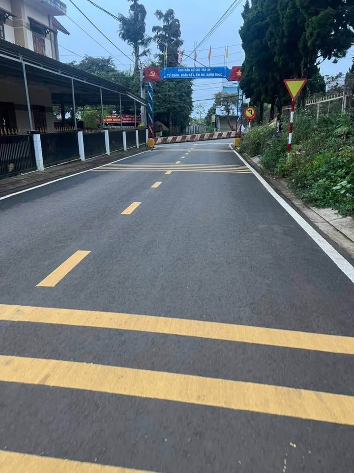 Lô đất mặt tiền đường Chu Văn An, Lộc Thắng, 300m² giá 3.6 tỷ - Cơ hội đầu tư tuyệt vời!