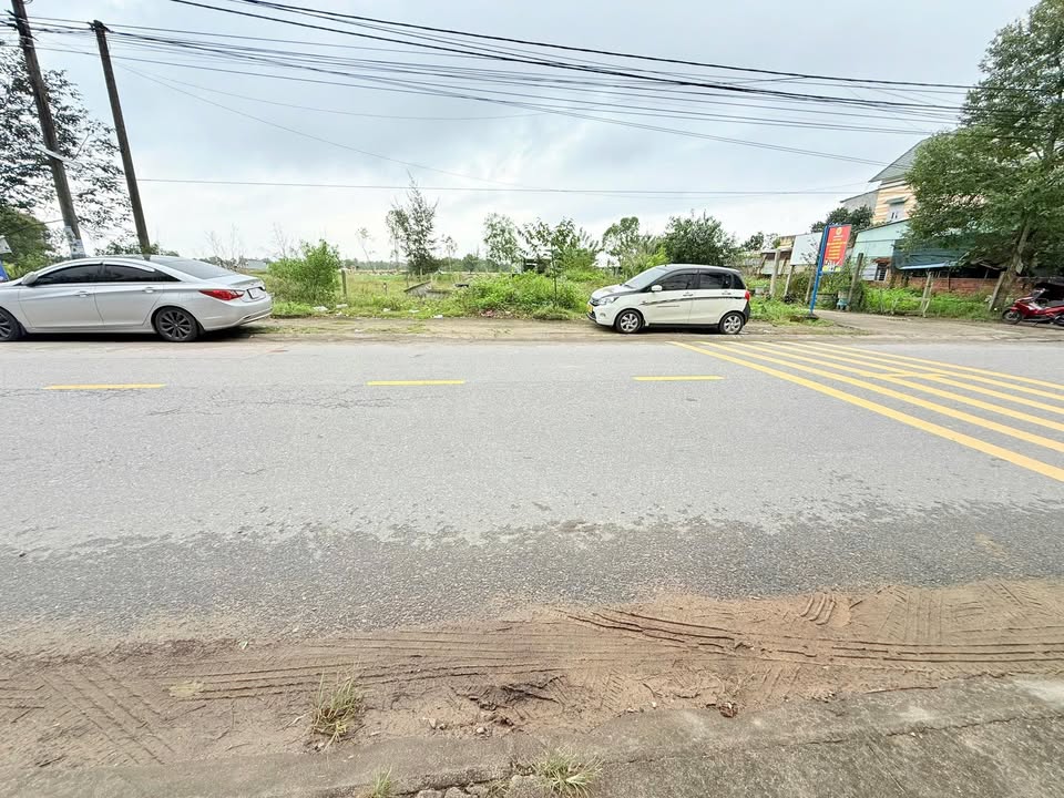 Đất nền Quận Ngũ Hành Sơn 210m² giá chỉ 2 tỷ - Vị trí đắc địa cho đầu tư!