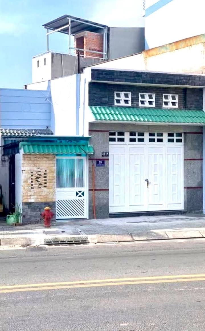 Nhà Mặt Tiền Đường Lê Lợi, Hóc Môn, 98m² giá 7.999 tỷ - Sẵn sàng kinh doanh ngay!