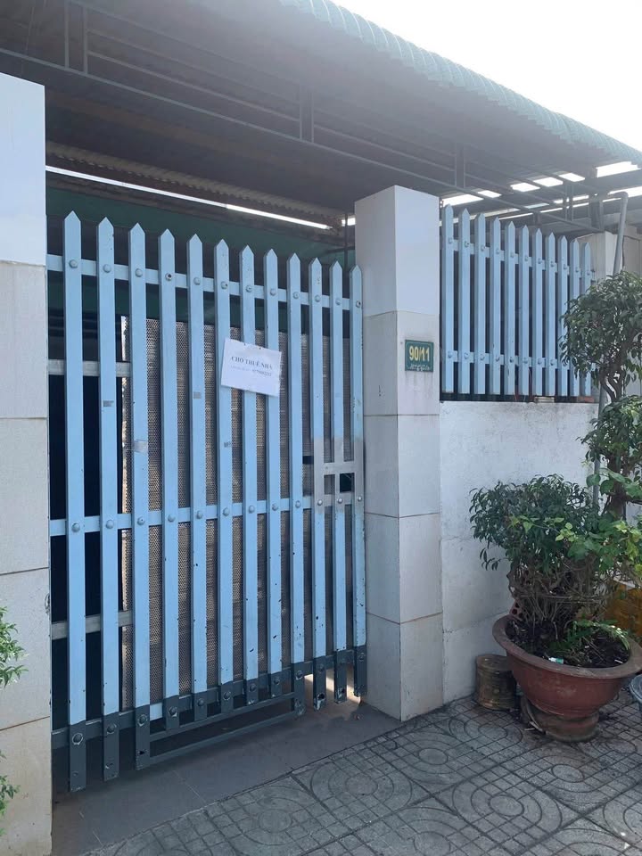 Nhà cấp 4 cho thuê tại Phường Bình Đa 90m² giá 3.8 triệu - Không gian rộng rãi, thoáng mát!