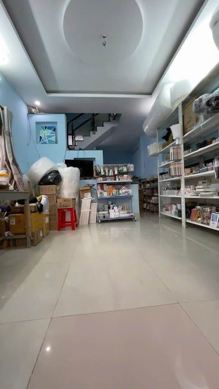 Nhà 2 mặt tiền HXH Tân Xuân, Hóc Môn 69m² giá 4.1 tỷ - Gần chợ Đầu Mối!