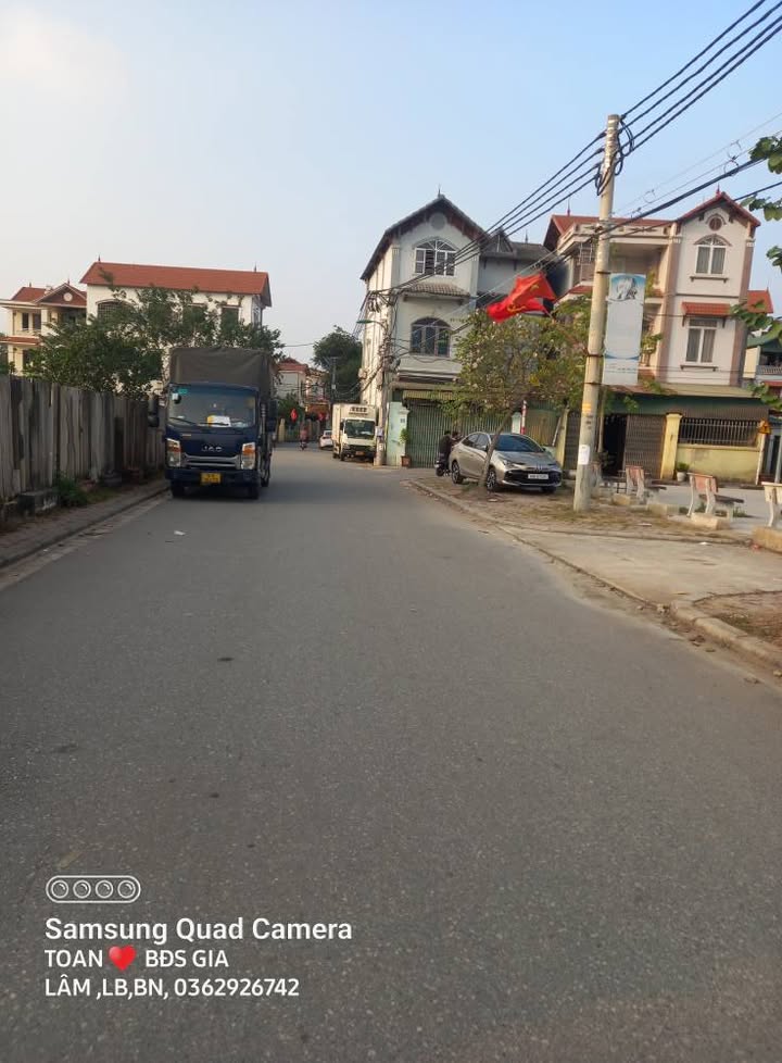 Đất Cổ Bi Gia Lâm 120m² giá 10 tỷ - Mặt tiền khủng, vị trí kinh doanh lý tưởng!