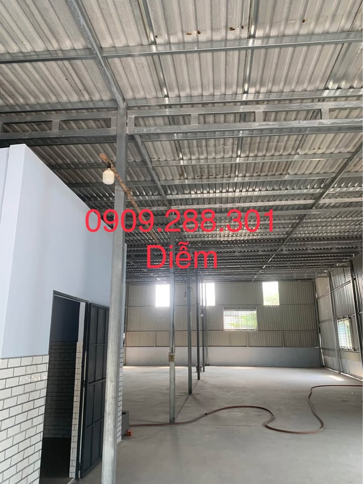 Xưởng cho thuê mới xây tại Củ Chi 300m² giá 12 triệu - Đường xe tải vào tận nơi!