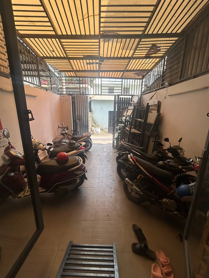 Nhà Lê Văn Việt, Quận 9 - 5 Phòng Ngủ - Đầu Tư Dòng Tiền 20 Triệu!