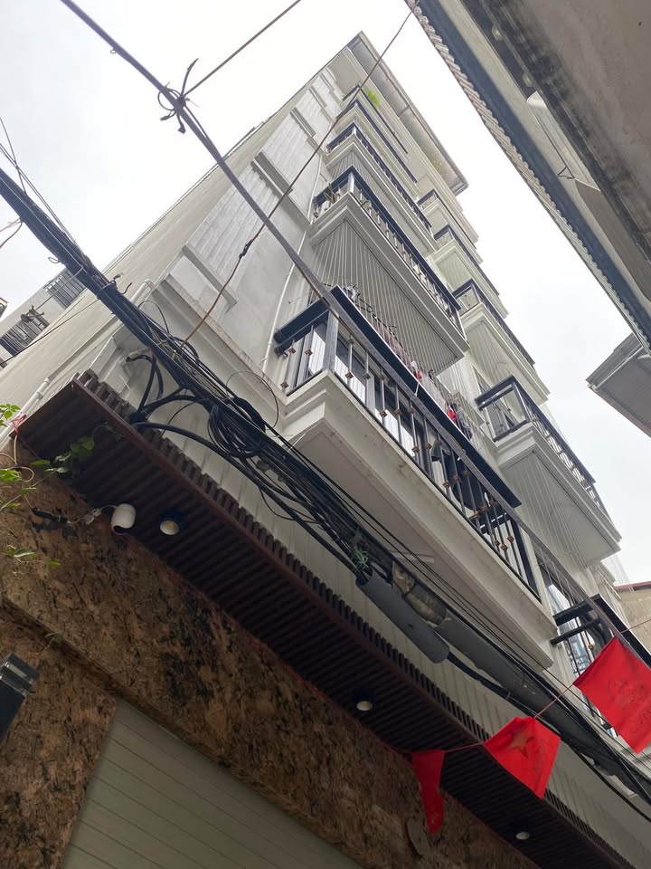 Nhà góc 3 mặt thoáng Dịch Vọng Hậu 50m² giá 14 tỷ - Dọn vào ở ngay!