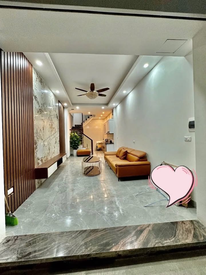 Nhà riêng Hồ Tùng Mậu, 35m², 5 Tầng, giá 8 tỷ - Sẵn sàng đón Tết!