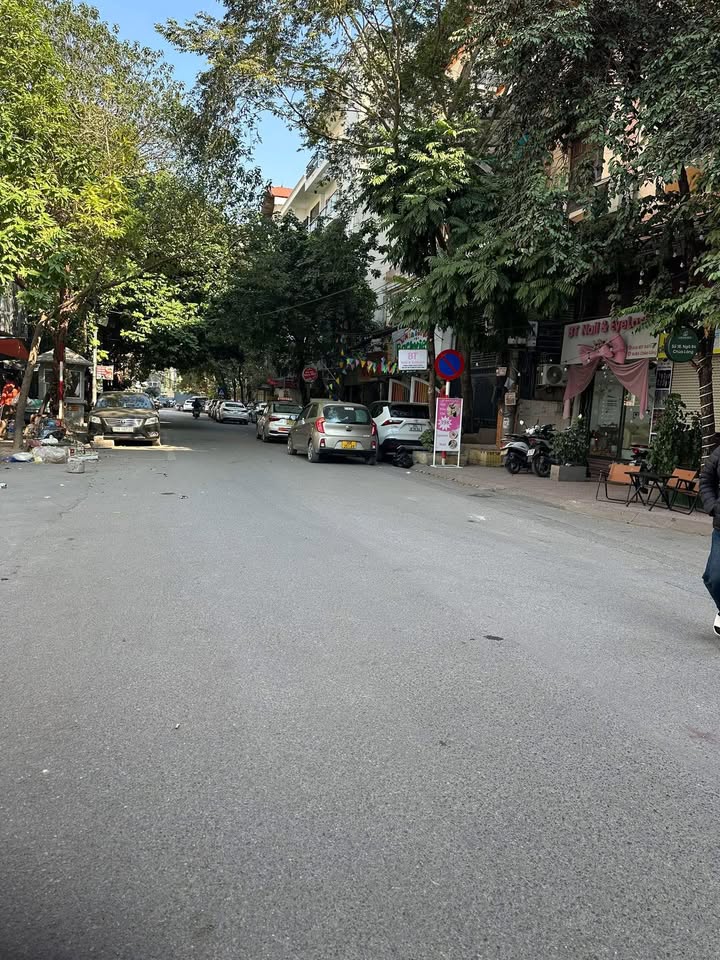 Townhouse Huỳnh Thúc Kháng, Đống Đa 52m² giá thỏa thuận - Ô tô tránh, 2 thoáng