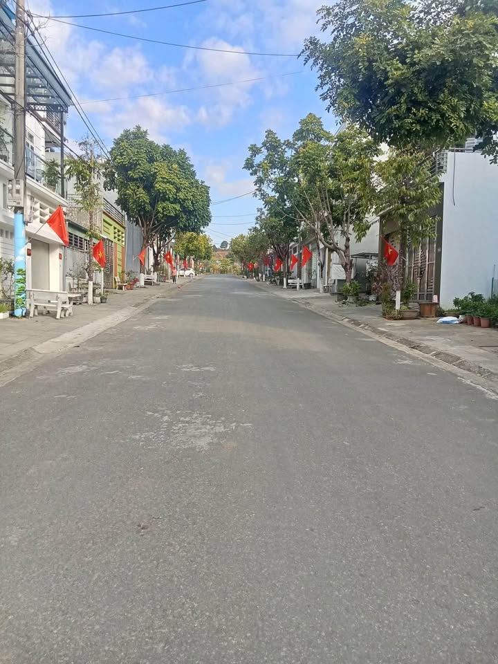 Đất nền Phạm Hồng Thái, Lai Châu 105m² giá 1.2 tỷ - Cơ hội đầu tư hấp dẫn!