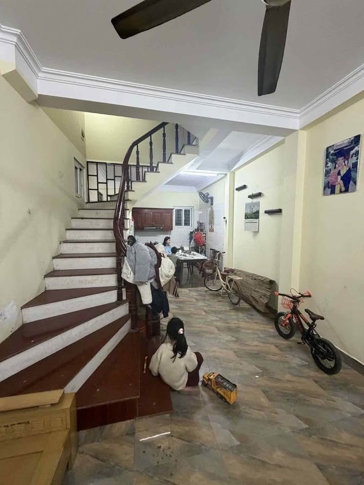 Nhà 4 tầng Ngũ Hiệp 38m² giá 6 tỷ - Ô tô đỗ cổng, 3 mặt thoáng!