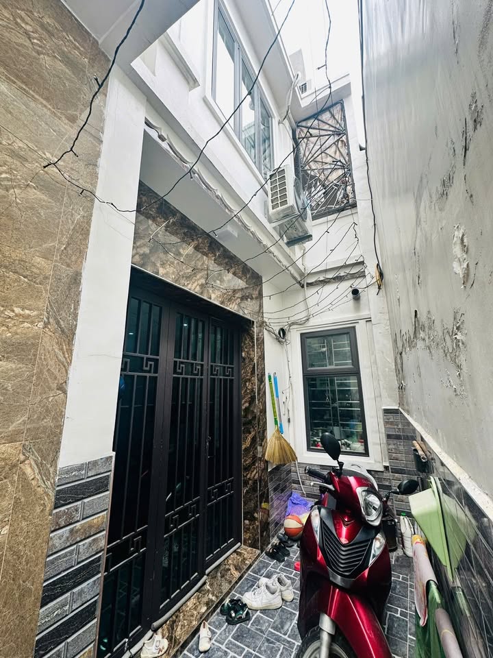 Nhà 2 tầng Đường Miếu Hai Xã 30m² giá 1.82 tỷ - Sẵn sàng vào ở ngay!