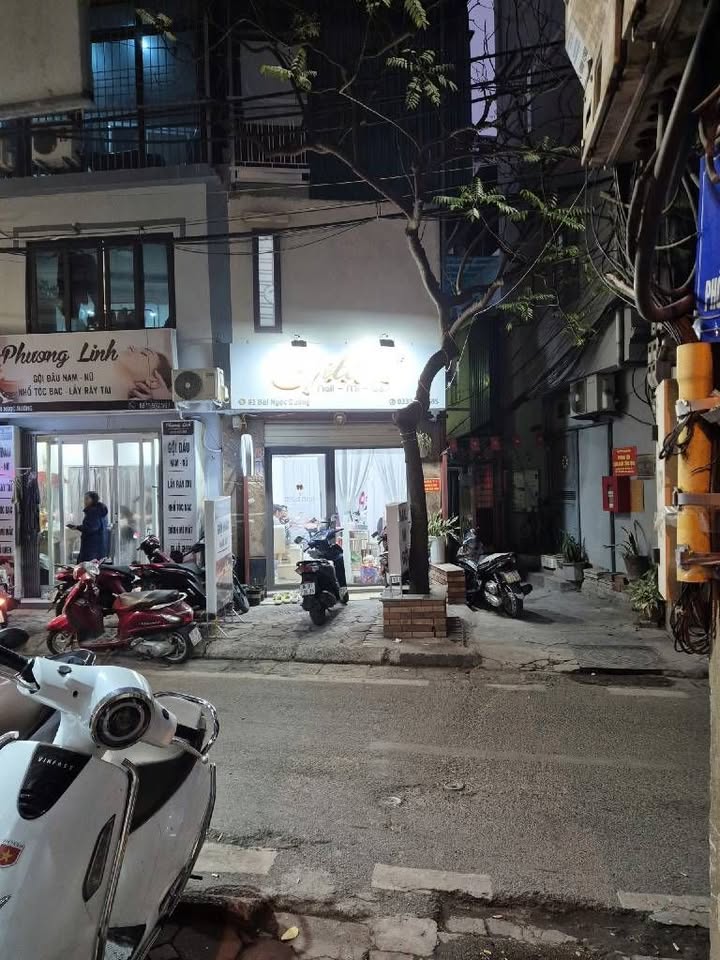 Nhà mặt phố Bùi Ngọc Dương, 23m² giá 4.8 tỷ - Cơ hội đầu tư kinh doanh!