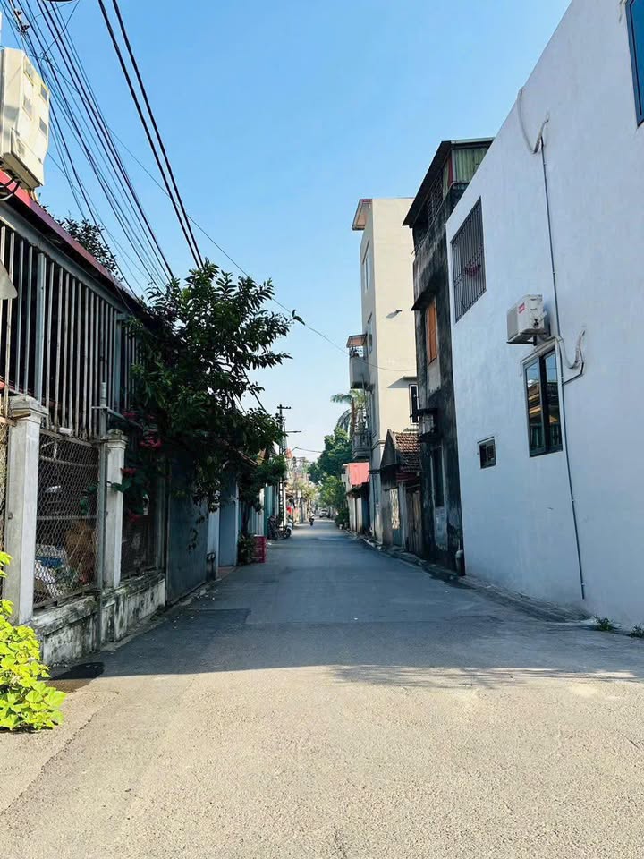 Nhà riêng Giang Biên, Long Biên 30m² giá 7 tỷ - Ô tô vào tận nhà!