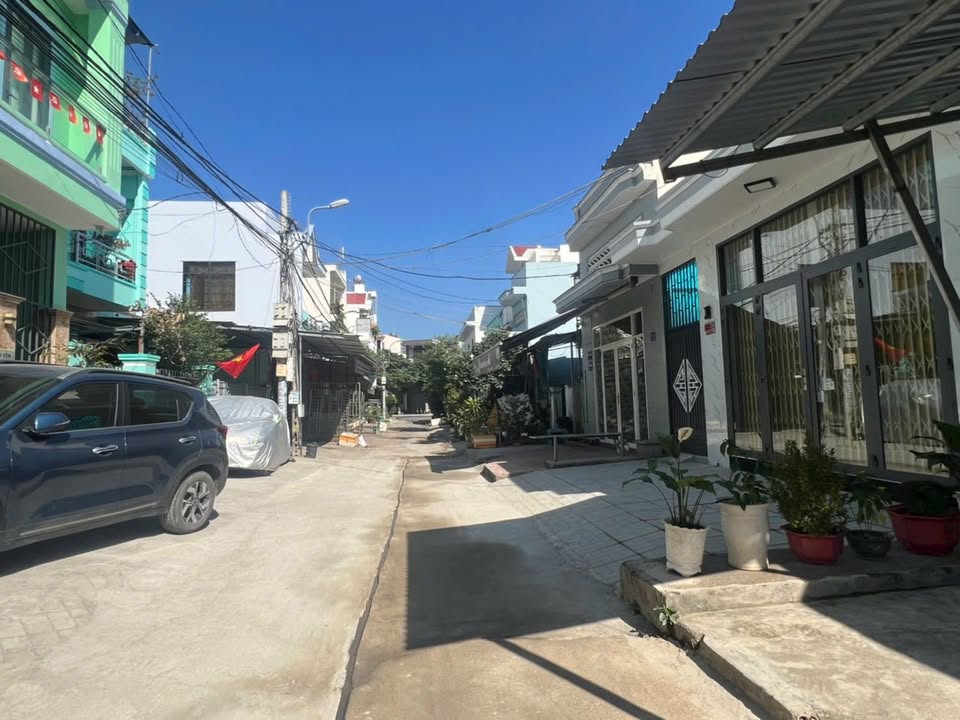 Nhà phố Tôn Đức Thắng Nha Trang 90m² giá 5.68 tỷ - Nhà mới vào ở ngay!