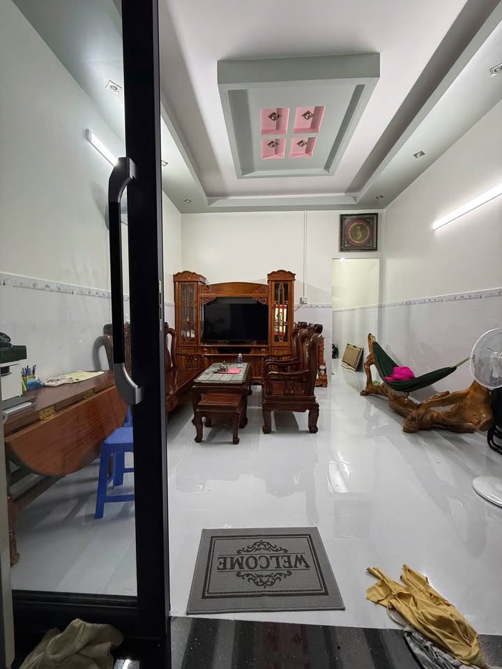 Nhà đẹp 1 trệt 1 lầu đường Lý Phật Mã, 78.4m² giá chỉ 3.45 tỷ - Sẵn sàng vào ở ngay!