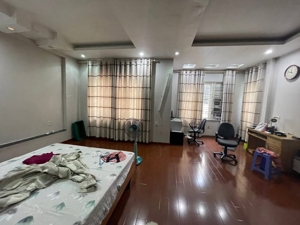 Nhà cho thuê 4 tầng tại Hồng Hà, Hạ Long 10 triệu - Kinh doanh thuận lợi!