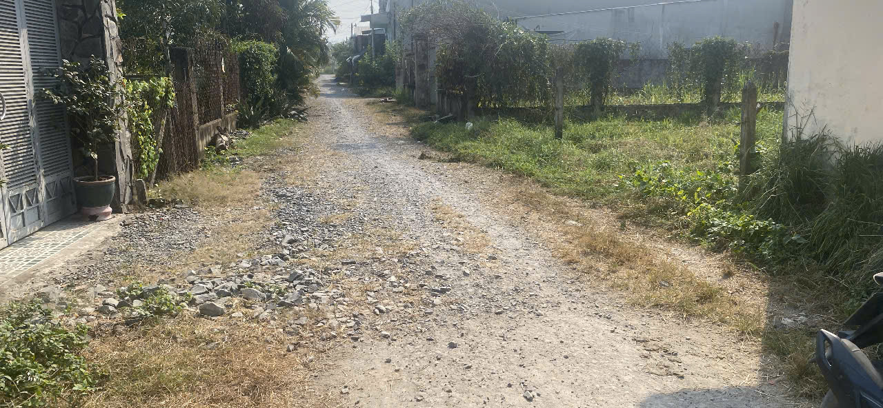 Nhà riêng Ấp 5 Tân Thạnh Đông, Củ Chi 230m² - Đường ô tô tới nhà, giá chỉ 2.25 tỷ!