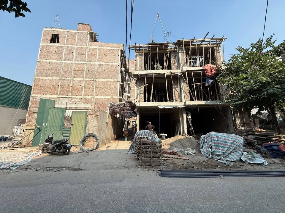 Nhà phố Hoa Động, Cự Khối, Long Biên 68m² giá 14.2 tỷ - Thiết kế hiện đại, sẵn sàng kinh doanh!