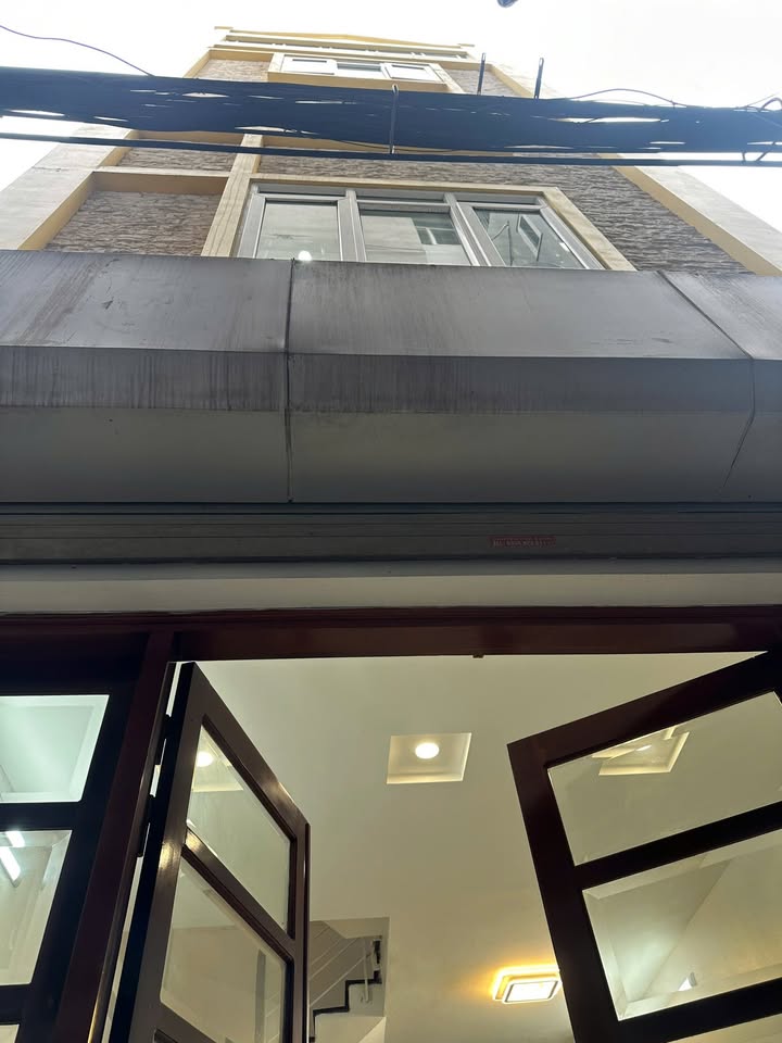 Nhà 5 tầng Âu Cơ Tây Hồ 40m² giá 13 tỷ - Sổ đỏ chính chủ, ngõ thông