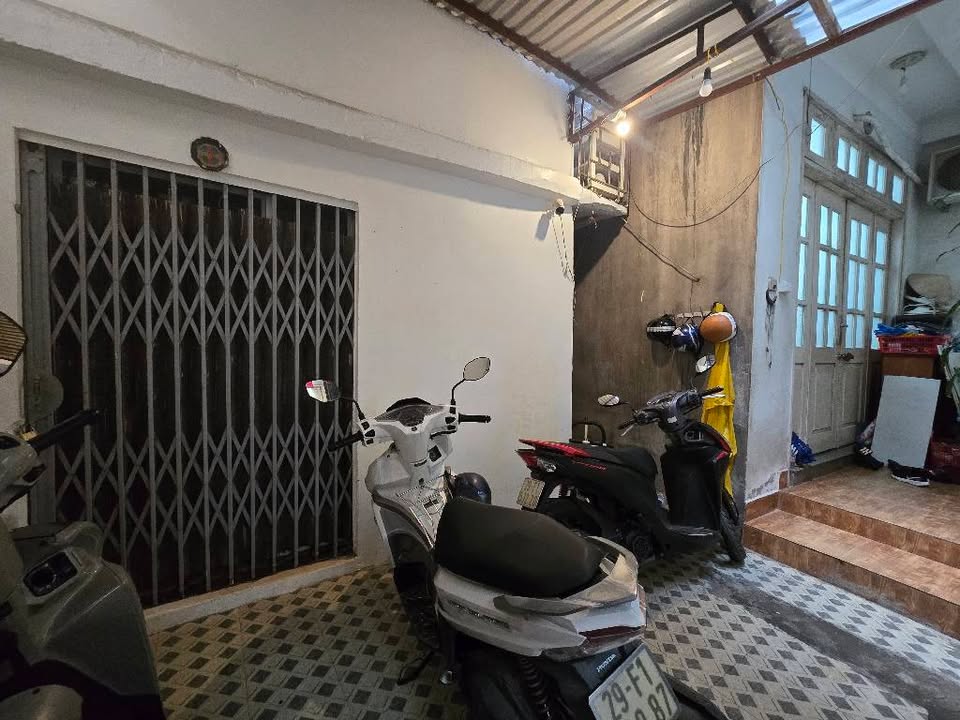 Nhà riêng Thụy Khuê 63m² giá thỏa thuận - Dân trí cao, sổ đỏ đẹp!