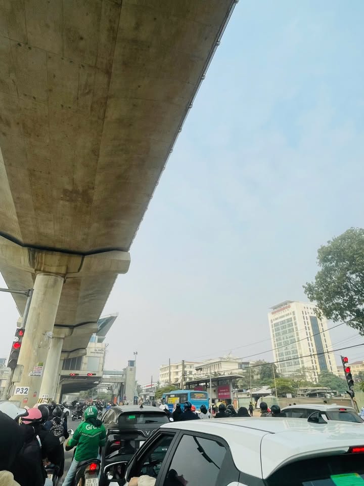 Nhà phố Cầu Diễn 35m² giá 7 tỷ - Full nội thất, thang máy tiện nghi!