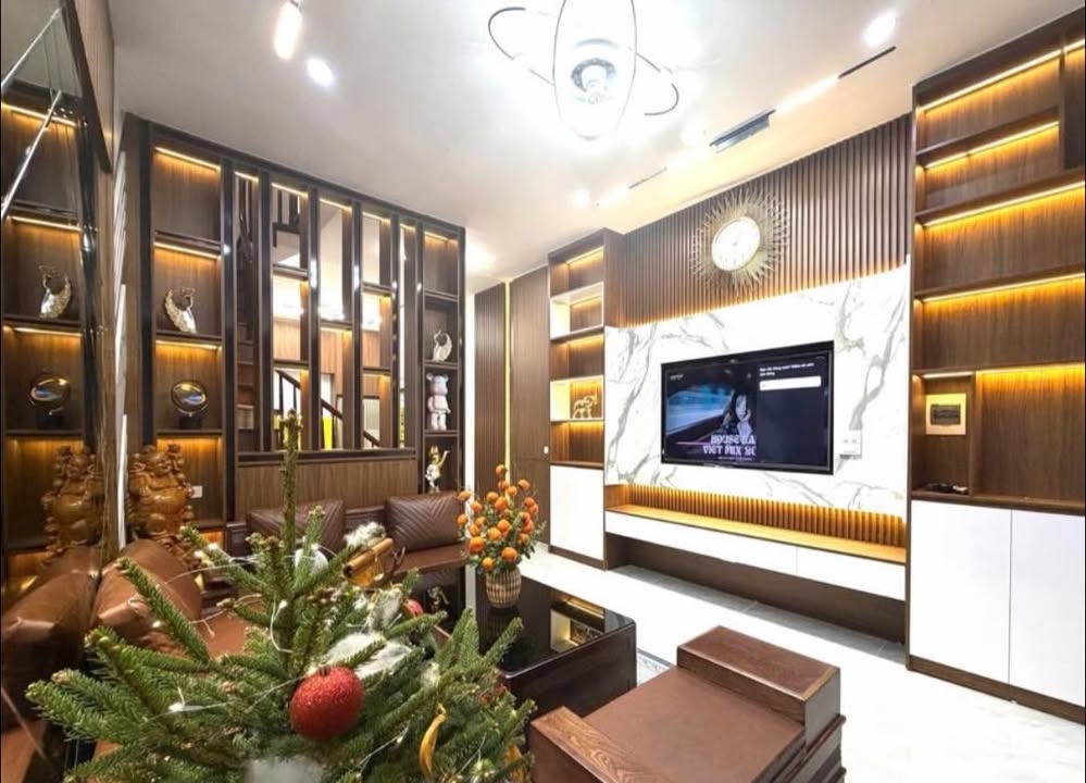 Nhà phố Hồ Tùng Mậu 40m² giá 10.89 tỷ - Sẵn sàng vào ở ngay!