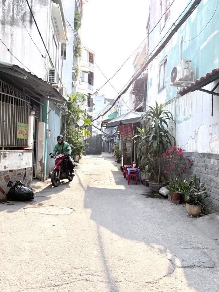 Nhà lô góc Dương Quảng Hàm Gò Vấp 19m² giá 4 tỷ - Xe hơi tới nhà!