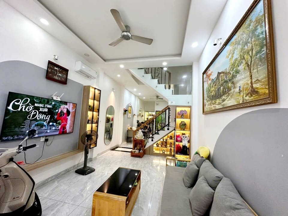 Nhà đẹp Quận Phú Nhuận 50m² giá 9.5 tỷ - Đầu tư lý tưởng sát MT